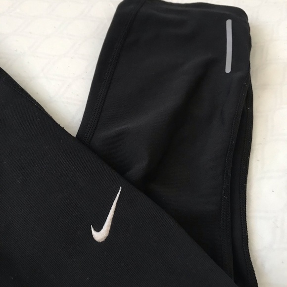 nike crop leggings - Picture 2 of 6